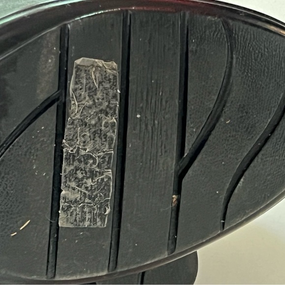 Like New CLARKS Leather Ankle Boots - Picture 9 of 9